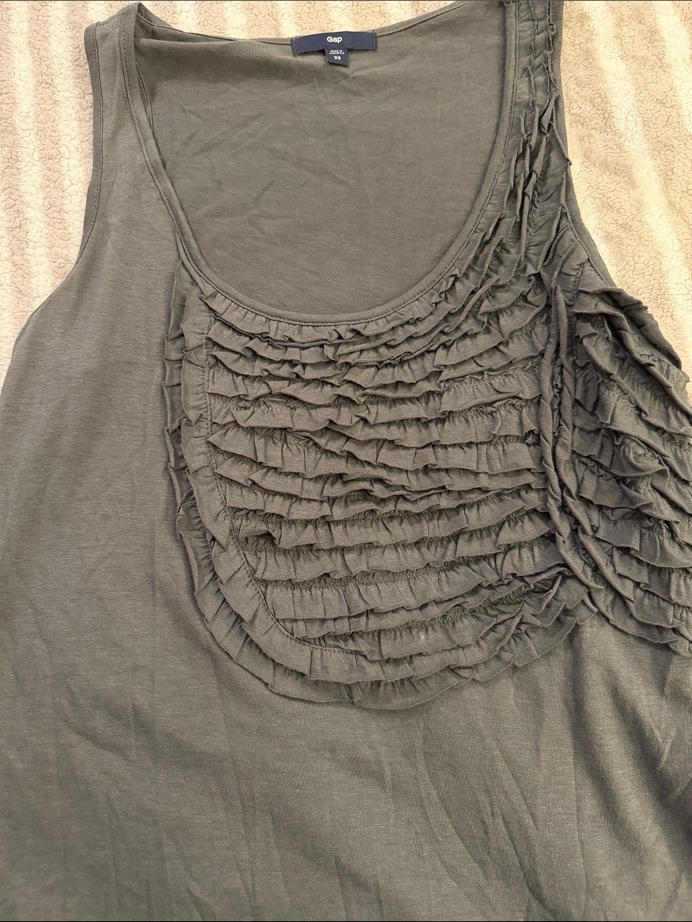 GAP Soft Grey Ruffle Front Tank Top - Picture 4 of 5